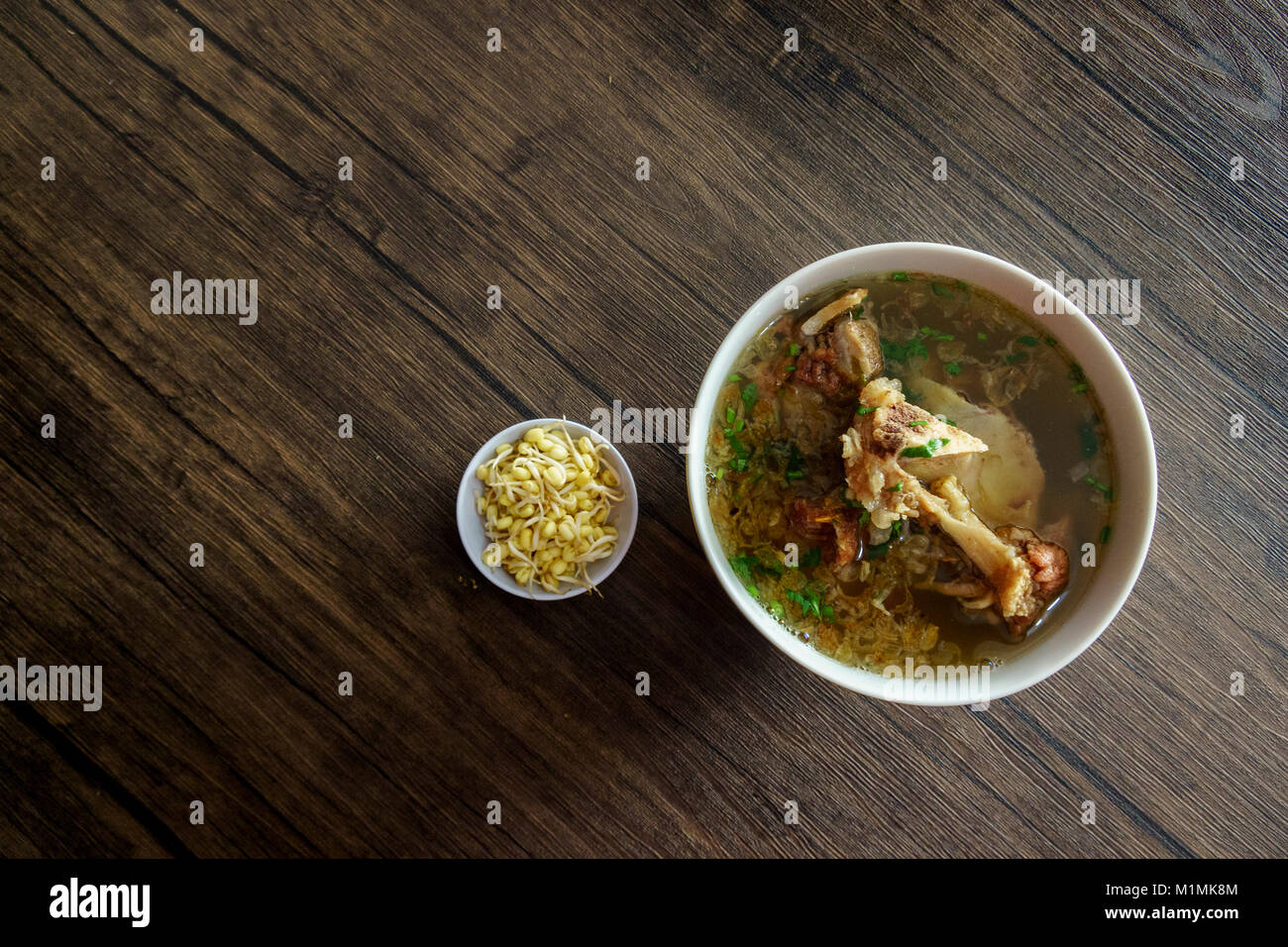 Indonesische gegrillte Rippen Suppe Stockfoto