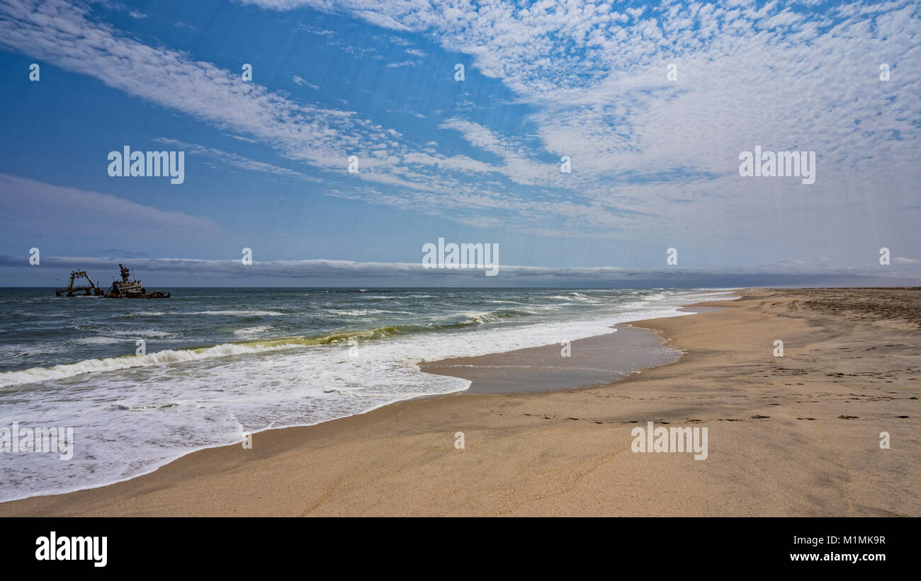 Schiffswrack an der Skeleton Coast, Dorob National Park, Erongo, Namibia Stockfoto