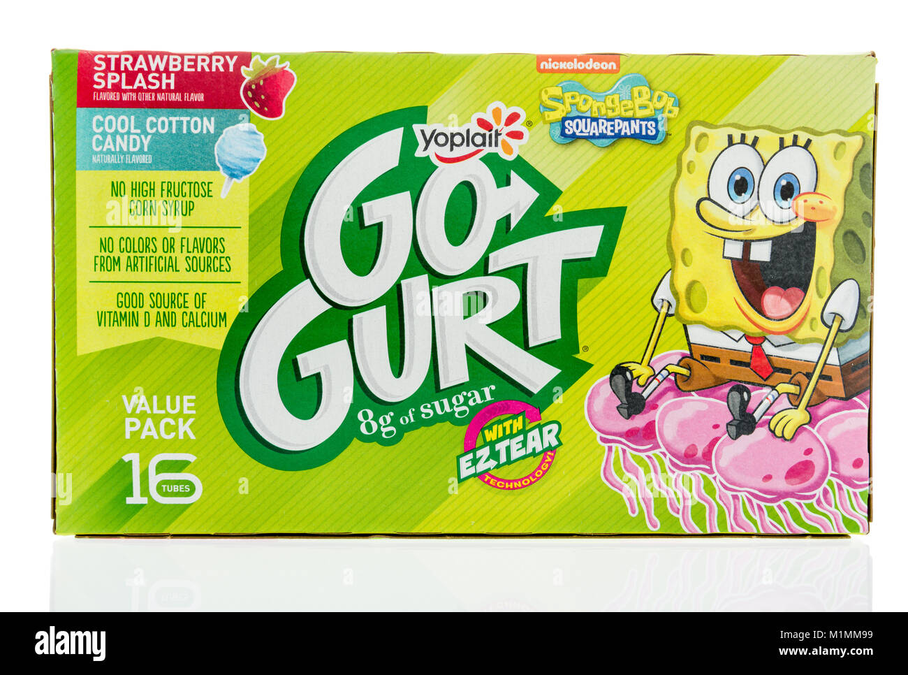 Winneconne, WI - 24. Januar 2018: Ein Paket von Yoplait Gogurt mit  SpongeBob auf einem isolierten Hintergrund Stockfotografie - Alamy