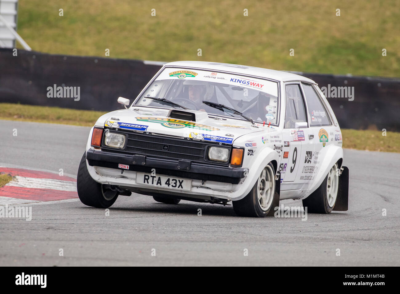 Talbot Sunbeam Lotus mit Fahrer Mike Taylor und co-pilot Martin Haggett in der Motorsport News Stromkreis Rally Championship, Snetterton, Norfolk, Großbritannien. Stockfoto