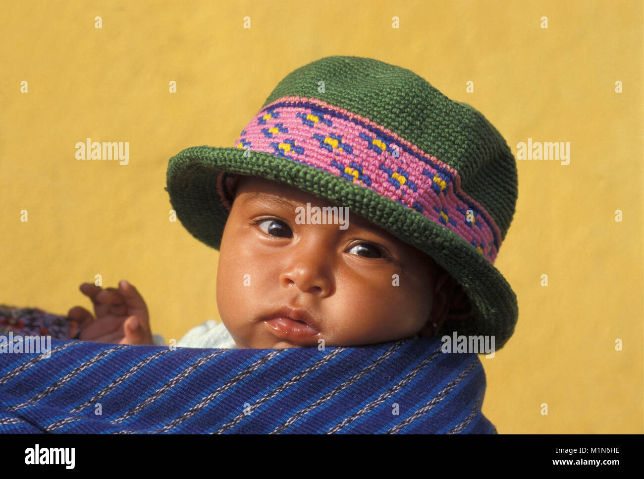 Guatemala. Antigua. Kind. Portrait von Maya Baby. Stockfoto
