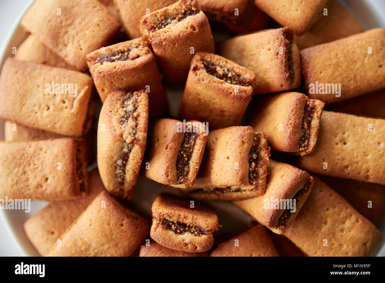 Anzeige der frisch gebackene Abb. Cookies in Coffee Shop Stockfoto