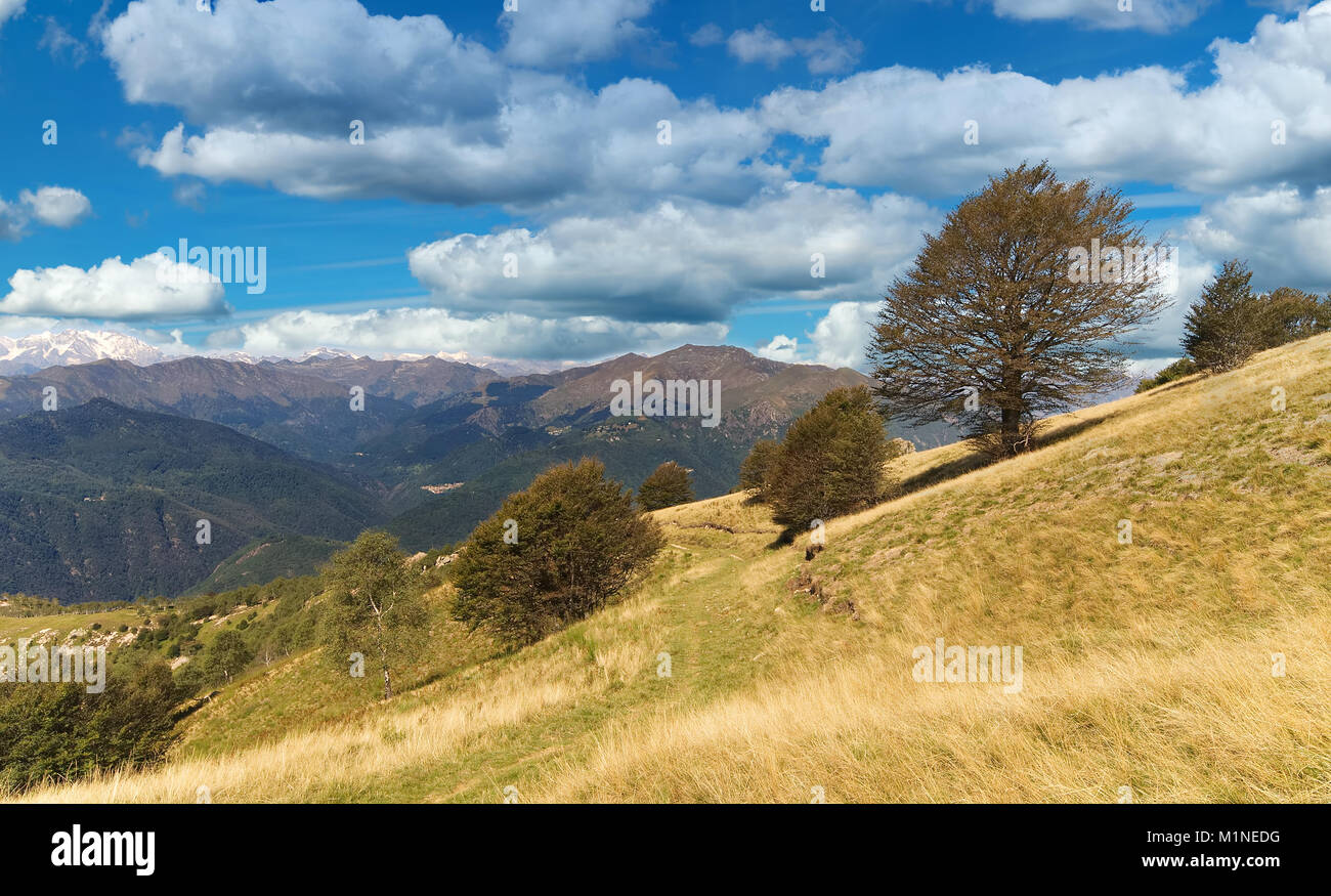 Mit Blick auf den Monte Rosa vom Gipfel des Mottarone Stresa
