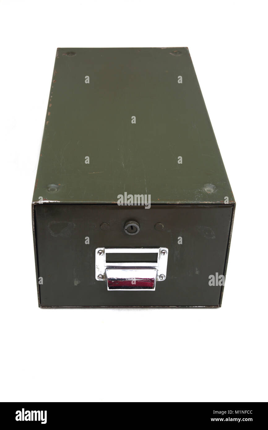 Jahrgang 1950 Metall Ablage Box Distressed Zustand Chrom Namensschild und Griff Stockfoto