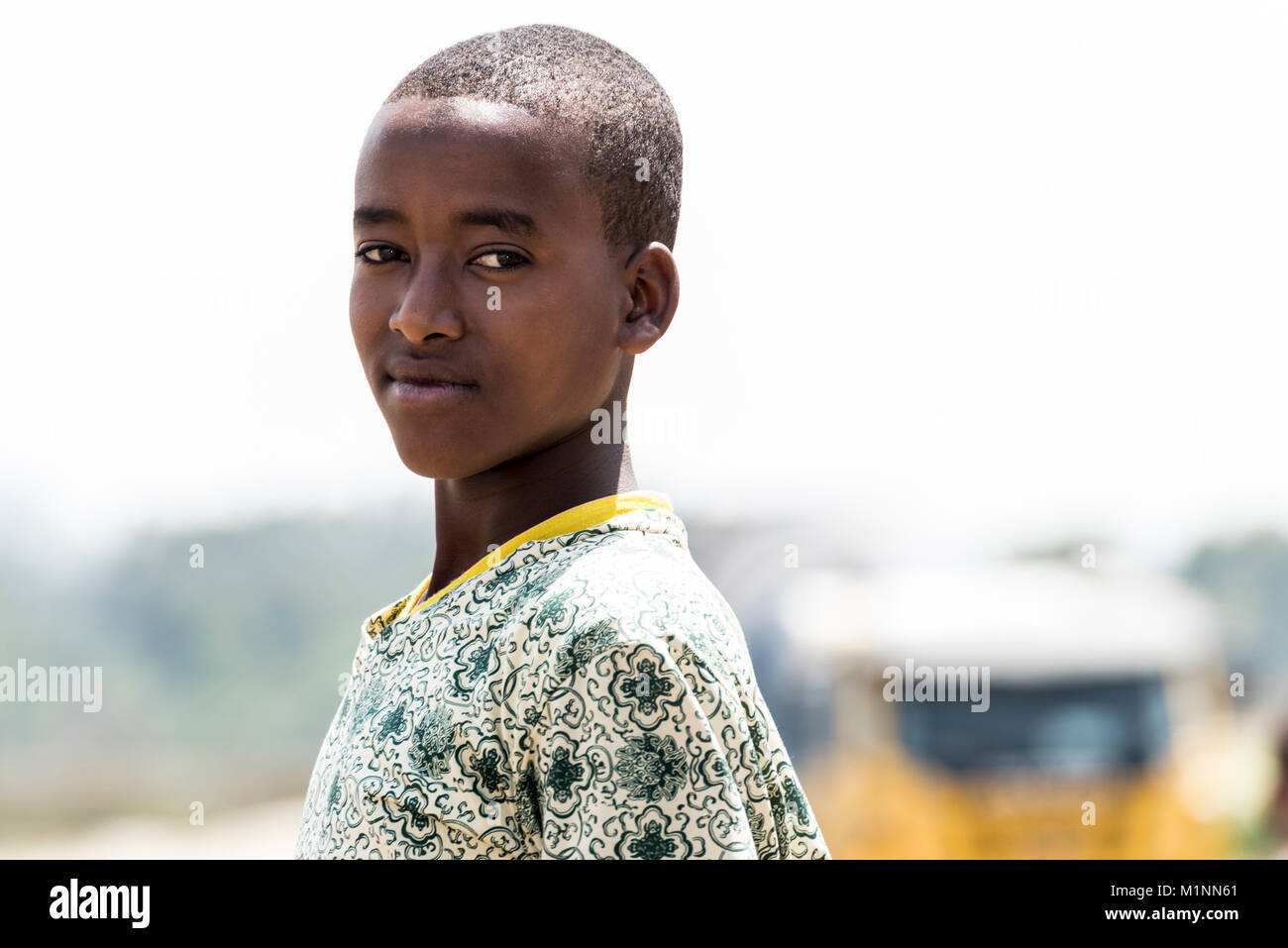Porträt des Äthiopischen Jungen in Addis Abeba, Äthiopien Stockfoto