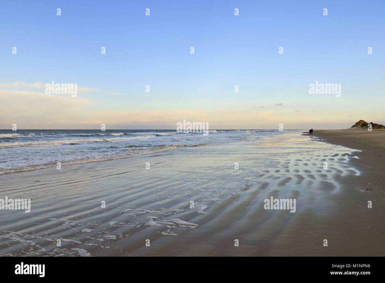 Nasse wäsche Marge zwischen der Nordsee und dem Strand im Nordosten der Insel Borkum, 19. November 2016 | Verwendung weltweit Stockfoto