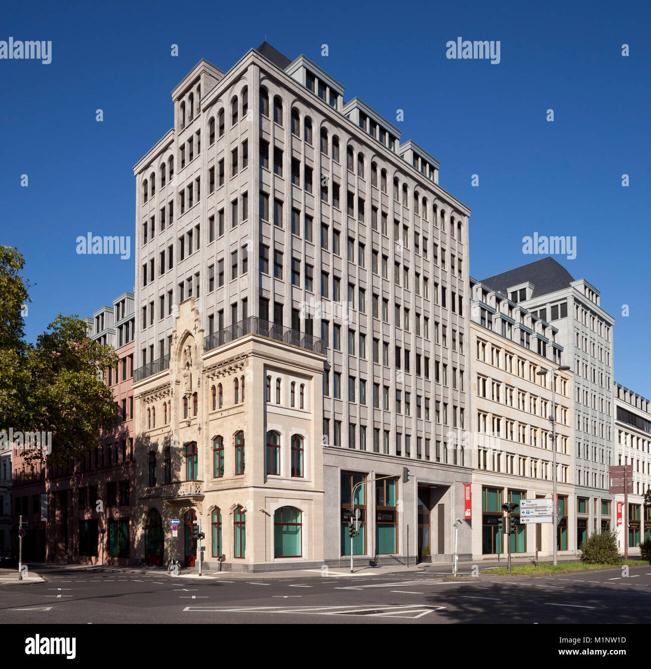 Deutschland, Köln, Hauptverwaltung der Generali Deutschland Holding AG an der Tunisstreet, die historische Fassade des ehemaligen Hauses Jabs wurde ein erhalten Stockfoto