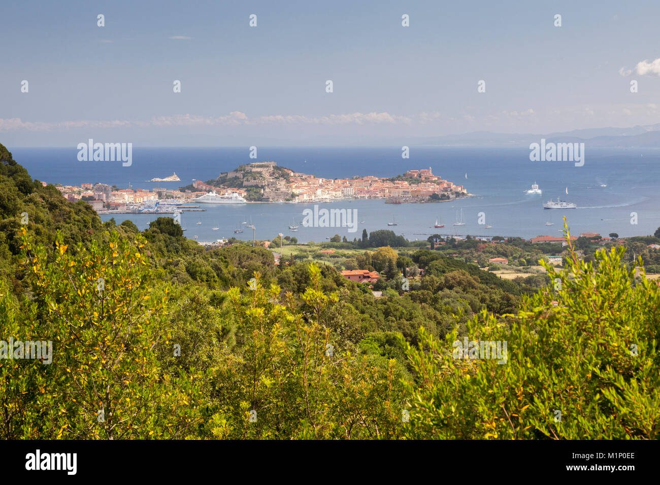 Altes Dorf von Porto Azzurro auf der Landzunge, Insel Elba, Livorno Provinz, Toskana, Italien, Europa Stockfoto