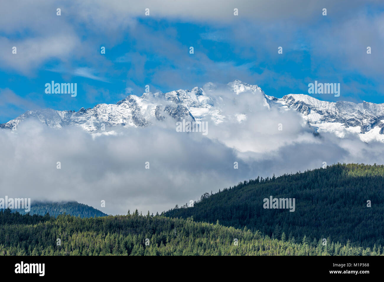 Ansicht des Tsilxwm (Tantalus Bergkette), British Columbia, Kanada, Nordamerika Stockfoto