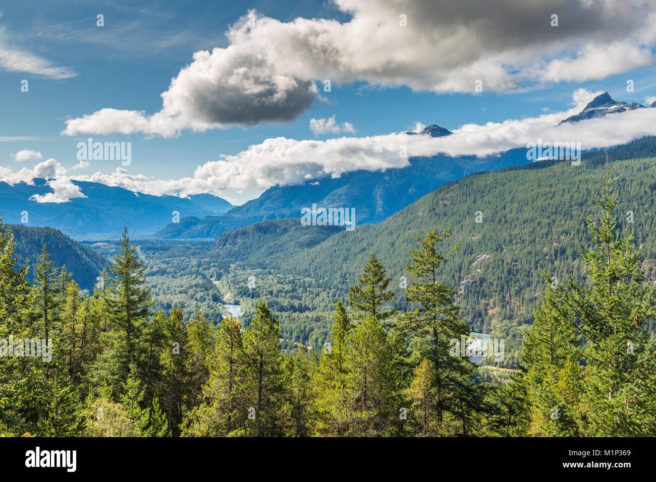 Ansicht des Tsilxwm (Tantalus Bergkette), British Columbia, Kanada, Nordamerika Stockfoto