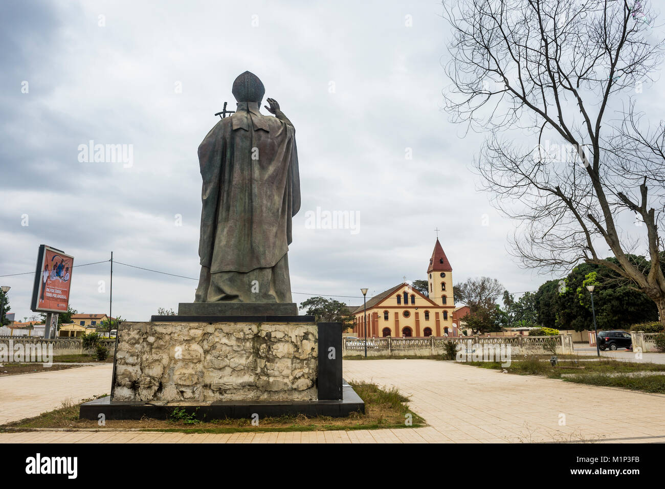 Statue des Papstes für den Besuch von Papst Johannes Paul, Cabinda, Angola, Afrika Stockfoto