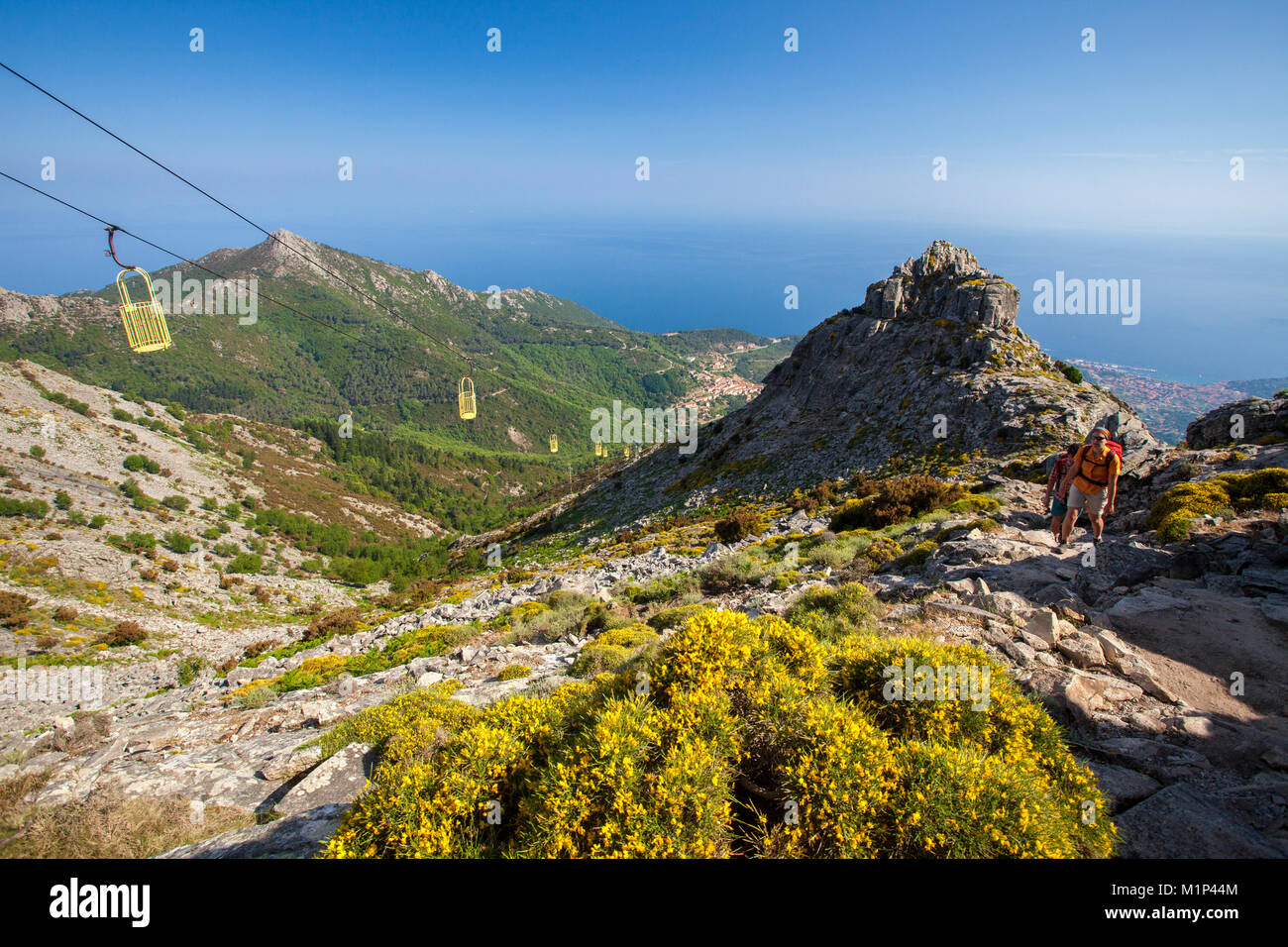 Wanderer an der Seilbahn Monte Capanne, Insel Elba, Livorno Provinz, Toskana, Italien, Europa Stockfoto
