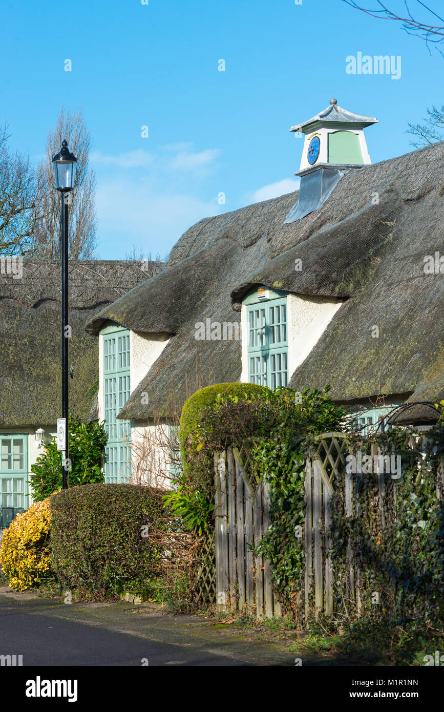 Das alte Schulhaus nach seiner historischen Funktion im malerischen Dorf Hemingford Abbots, Cambridgeshire, East Anglia, England, Großbritannien genannt. Stockfoto