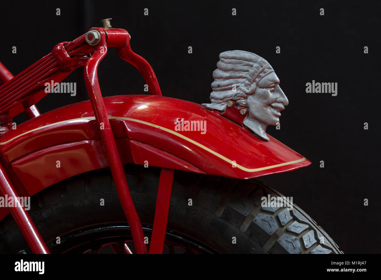 Torino, Italien. 1 Feb, 2018. Detail einer Indianischen Kopf auf einem vintage Indian Scout Motorrad Kredit: Marco Destefanis/Alamy leben Nachrichten Stockfoto