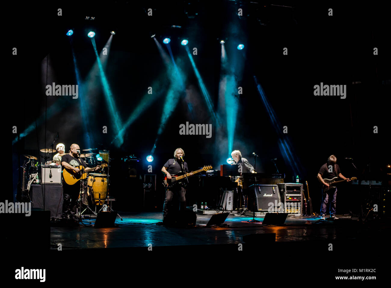 Teatro Duse, Bologna, Italien. Die italienische Rockband, Nomadi, während einer ihrer letzten Tour durchgeführt. Kredit Luigi Rizzo/Alamy leben Nachrichten Stockfoto