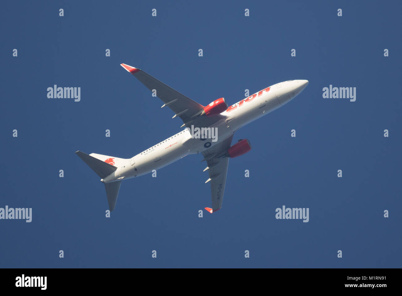 CHIANG MAI, THAILAND - 16. JANUAR 2018: HS-LUW Boeing 737-800 der Thai lionair Airline. Von Chiangmai Flughafen in Bangkok. Stockfoto