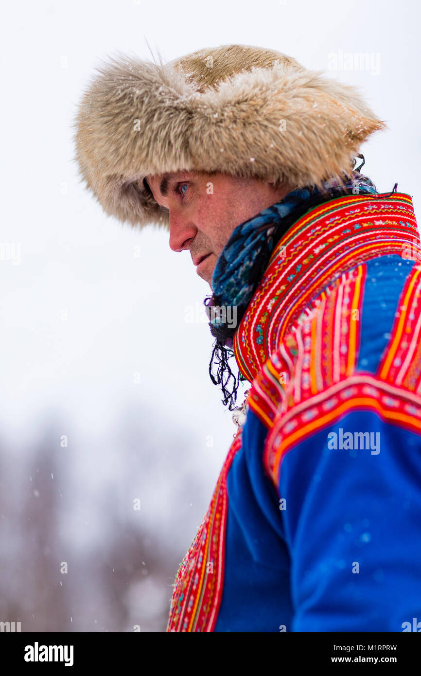Skibotn, Norwegen. Sami Mann im Profil. Stockfoto