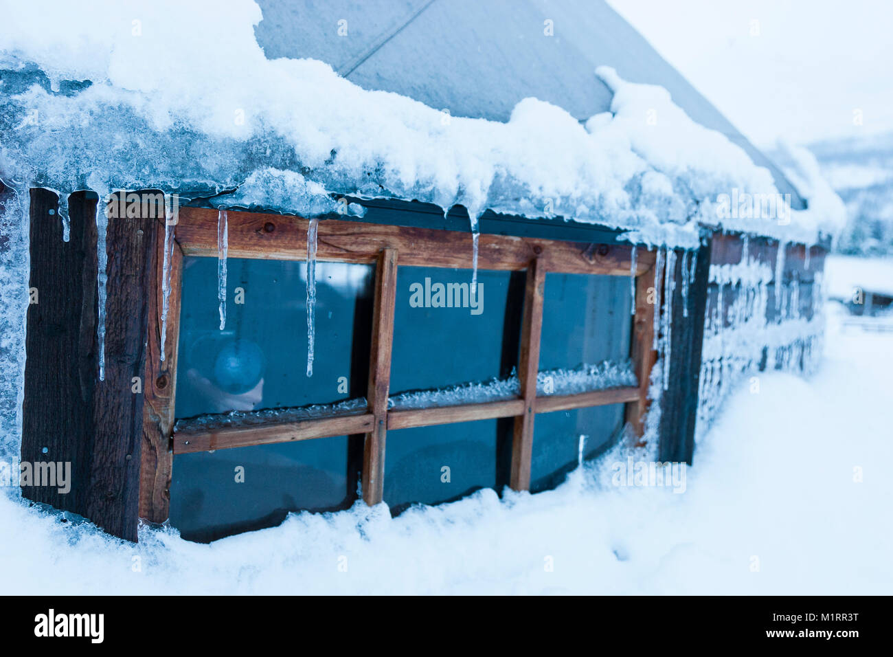 Skibotn, Norwegen. Windows auf großen lavvu Zelt. Stockfoto