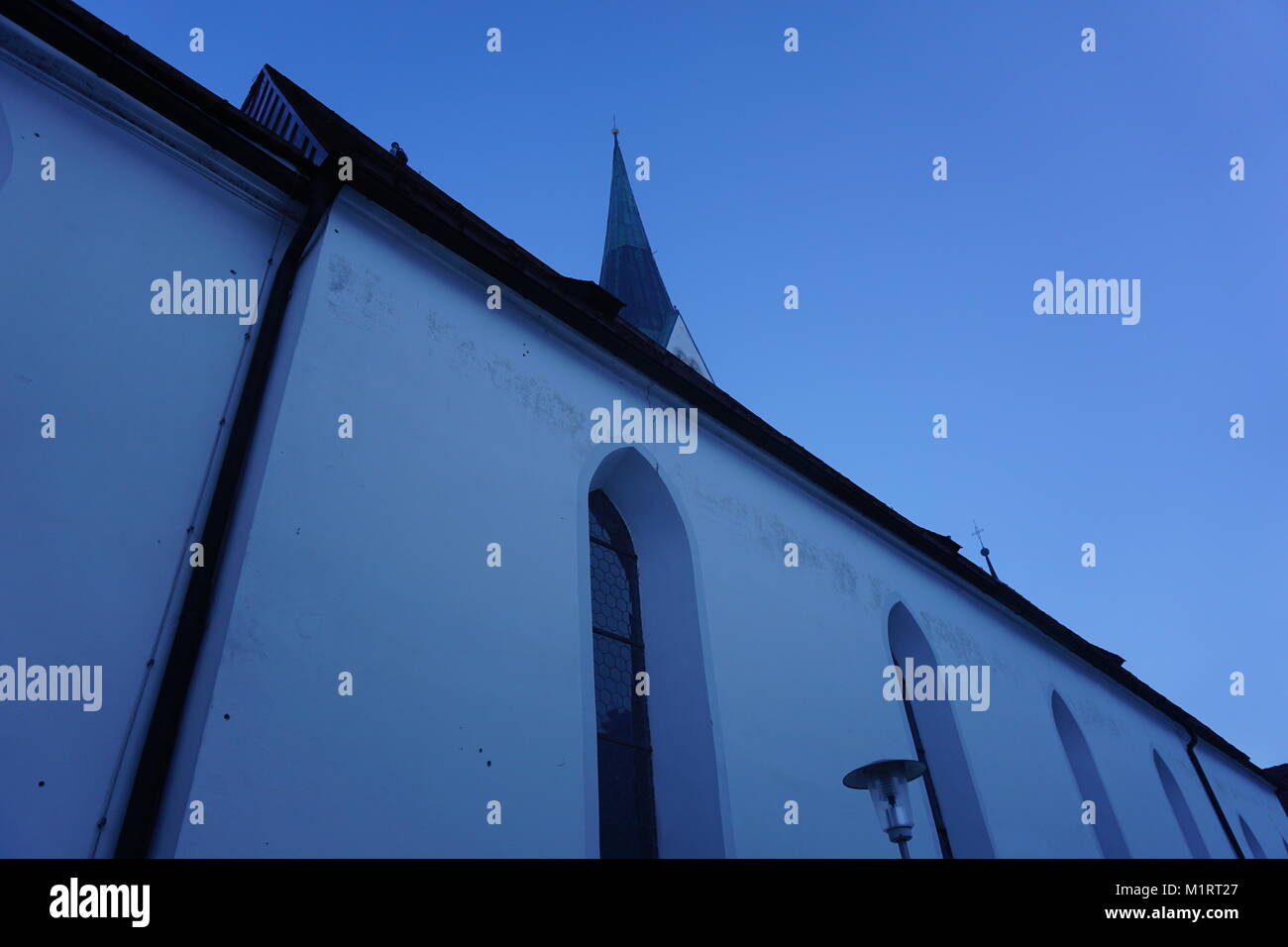 Schwaz Tirol Österreich St. Martin an einem nebligen Morgen Januar 2018 Stockfoto