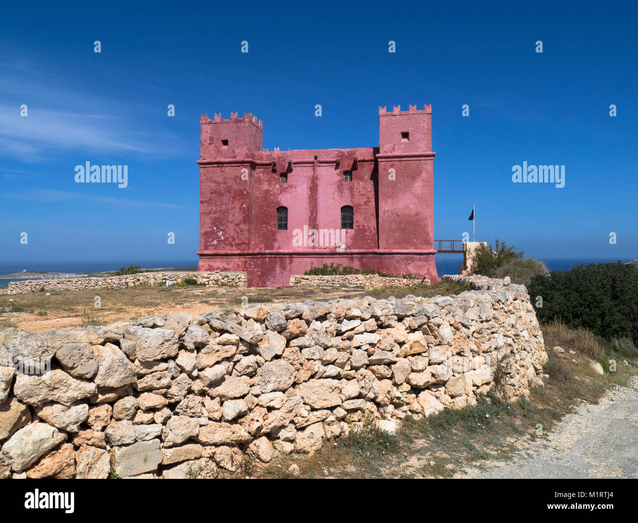 Der Rote Turm, auch als St. Agatha's Tower oder Fort St. Agatha, Mellieha, Malta, Europa bekannt Stockfoto