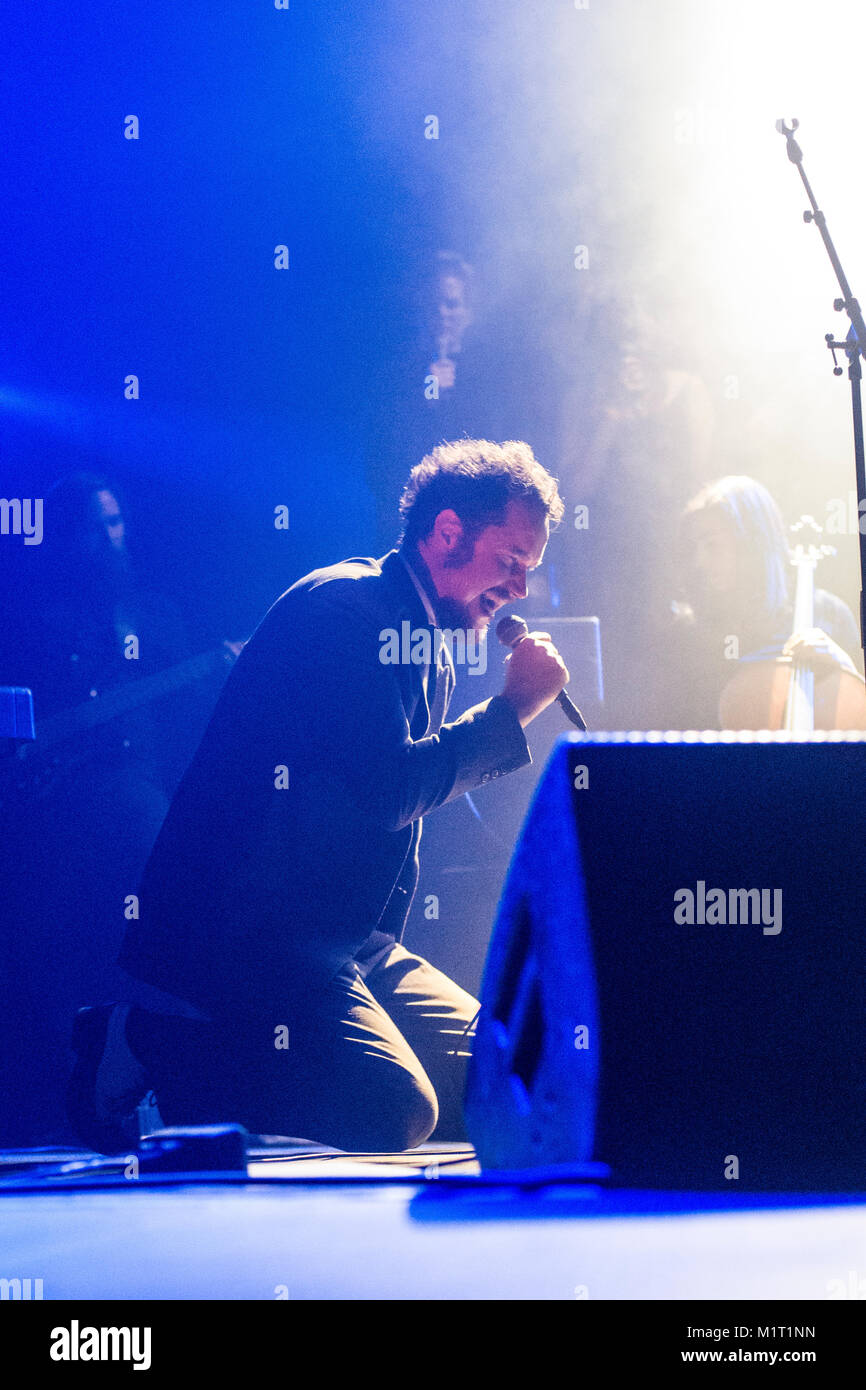 Norwegen, Bergen - September 08, 2017. Die norwegische Progressive Rock Band Major Parkinson führt ein Live Konzert an der USF Verftet in Bergen. Hier Sänger Jon Ivar Kollbotn gesehen wird live auf der Bühne. (Foto: Gonzales Foto - Jarle H. Moe). Stockfoto