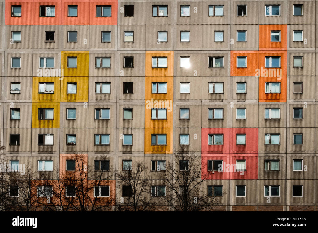 Street Art Bauen mit Betonfertigteilen Scheibe in Berlin Stockfoto