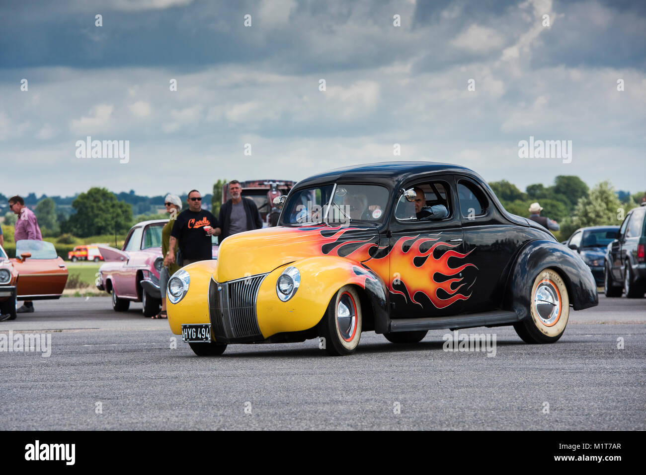 1940 Custom Ford 01 ein Auto an ein amerikanisches Auto zeigen. Essex. England Stockfoto