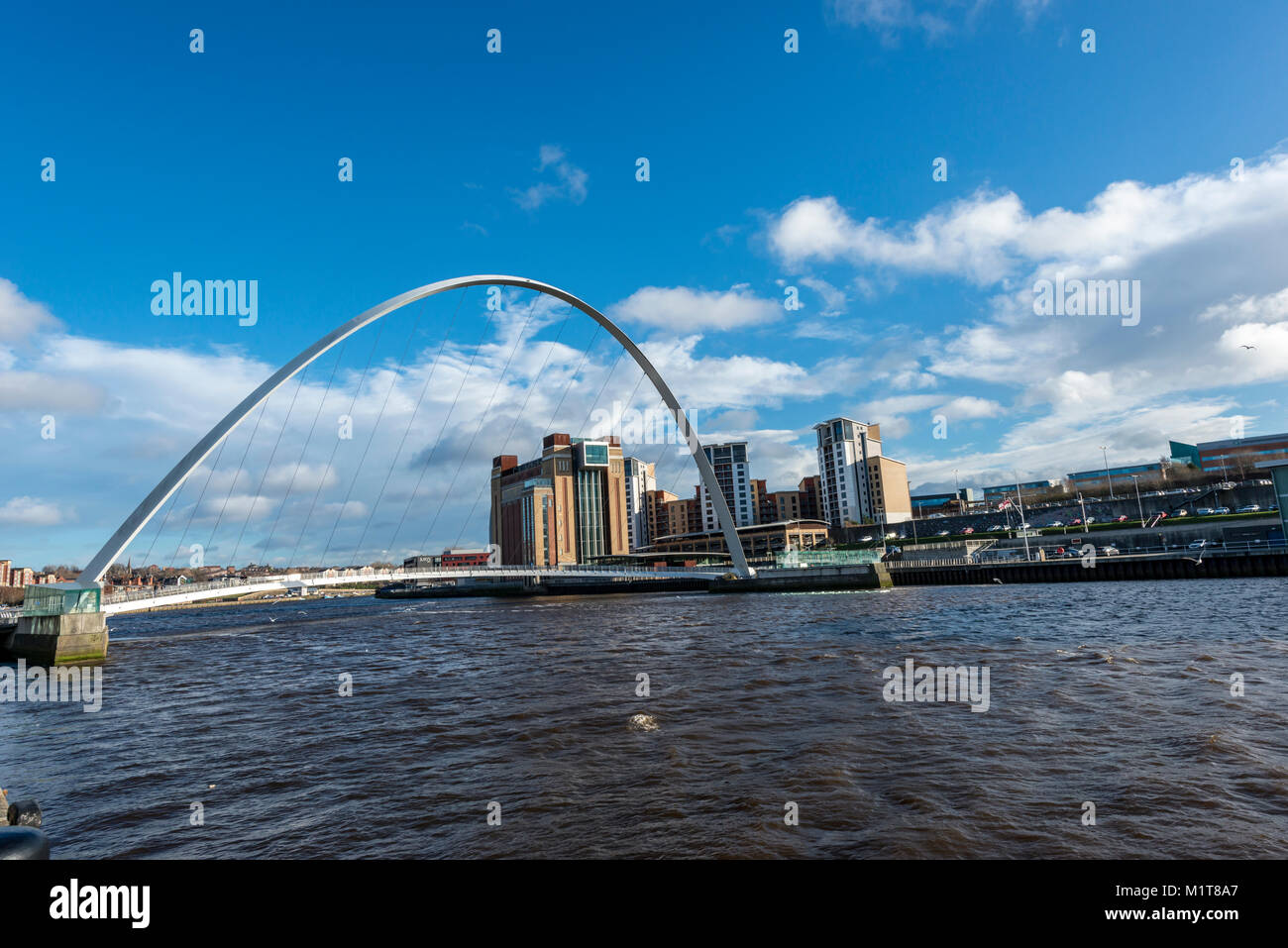 Gateshead Millennium Bridge, Newcastle upon Tyne, Großbritannien Stockfoto