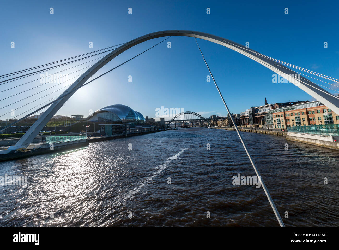 Gateshead Millennium Bridge, Newcastle upon Tyne, Großbritannien Stockfoto