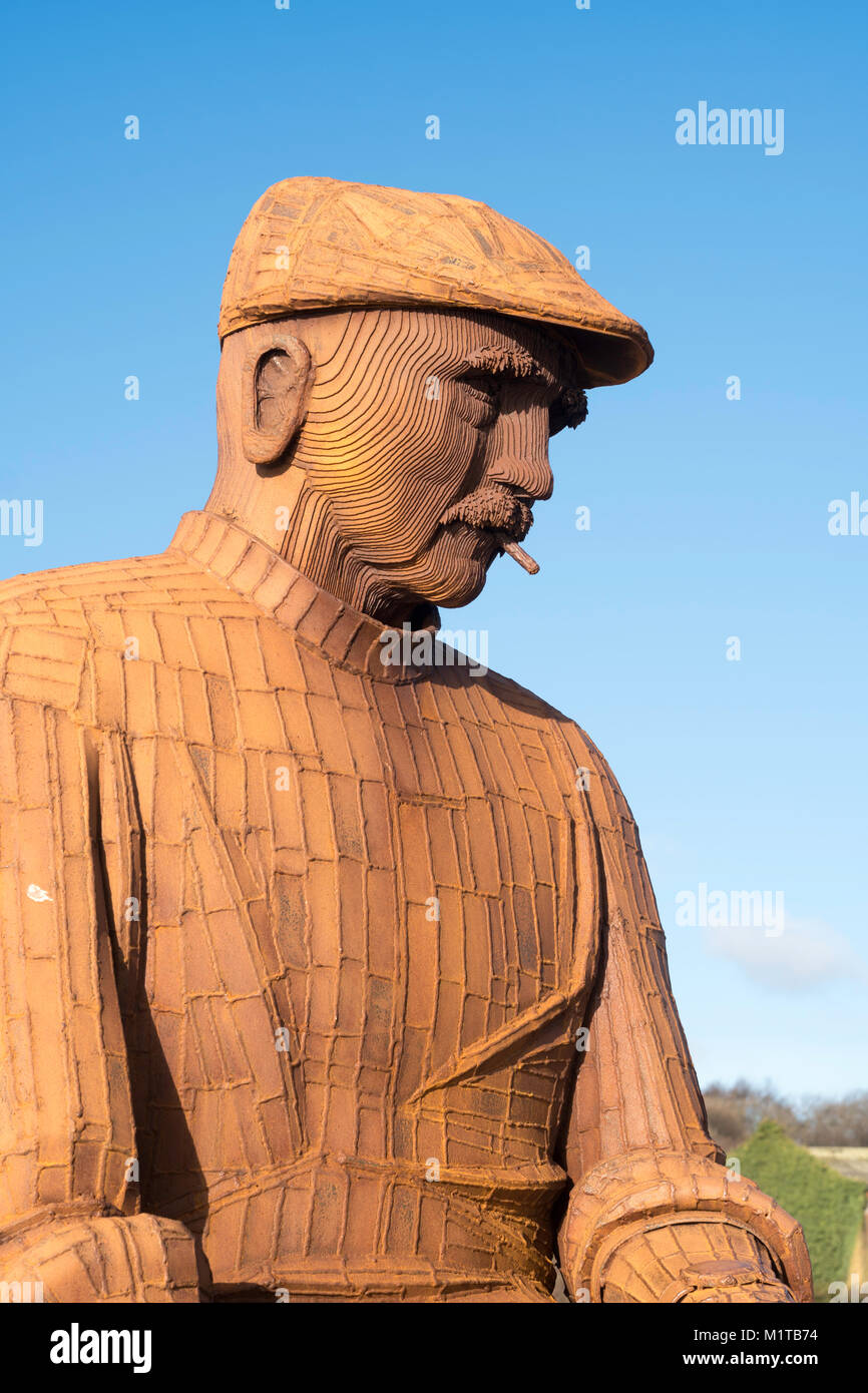 Nahaufnahme von Fiddler's Green Skulptur ein Denkmal für die Fischer auf See von Ray Lonsdale, North Shields, North East England, Großbritannien verloren Stockfoto