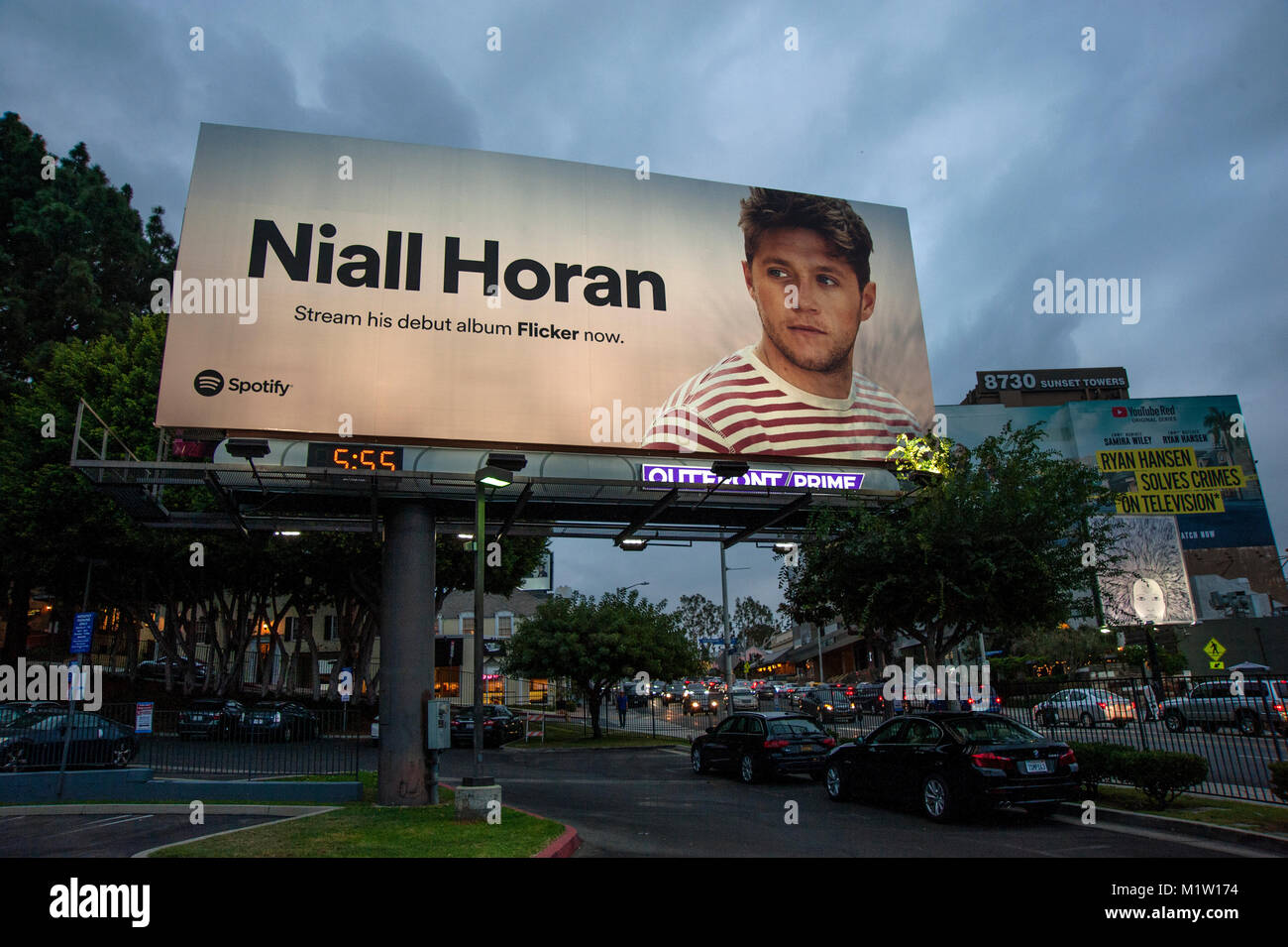 Niall Horan billboard Förderung Debüt Album auf, mit der das Flimmern auf dem Sunset Strip in Los Angeles, CA Stockfoto