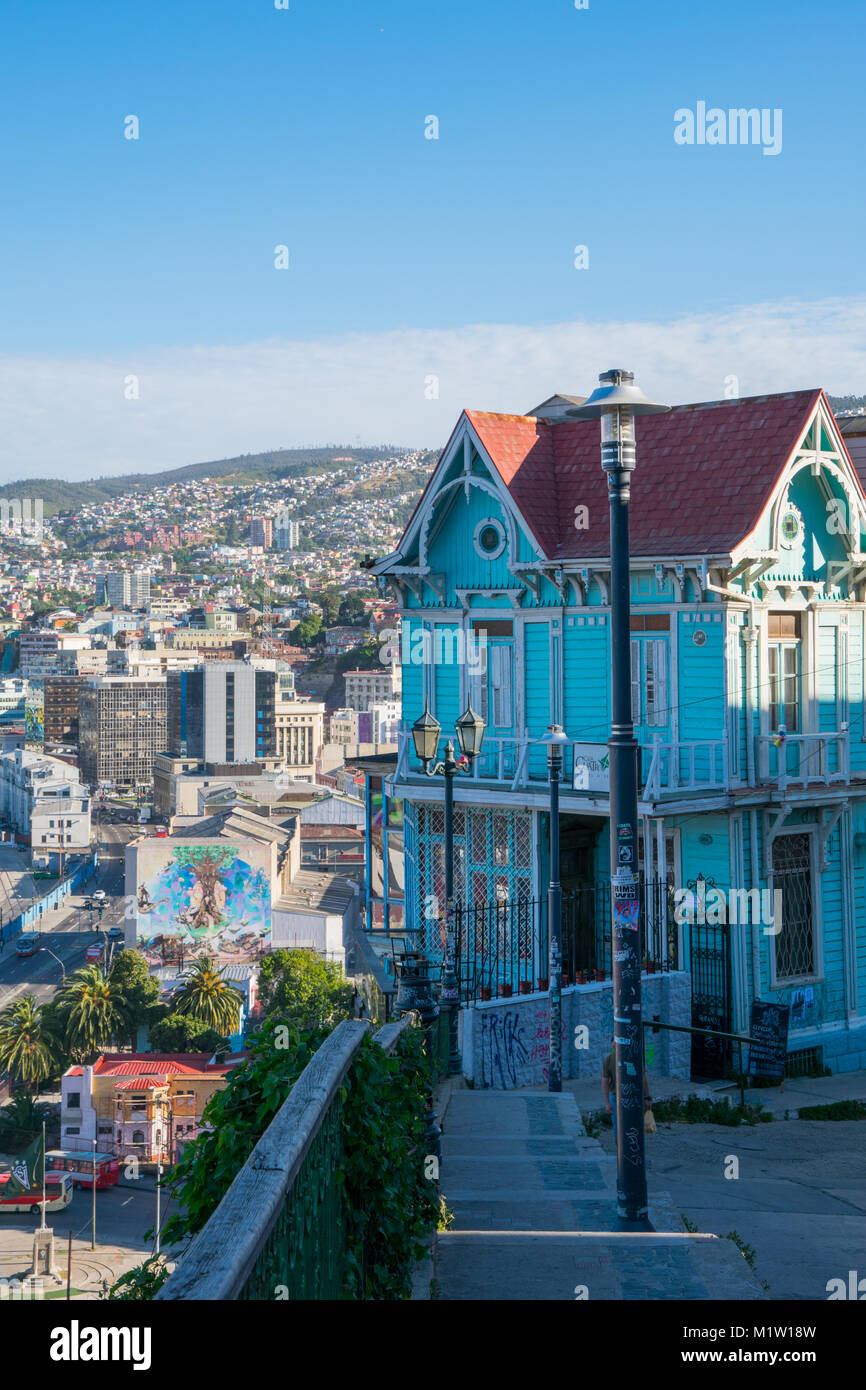 Hund Sonnen in Valparaiso, Chile Stockfoto