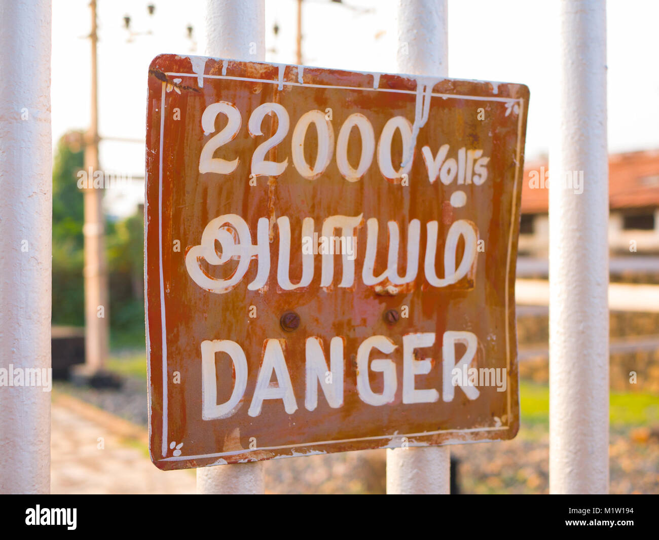 Tödliche Gefahr durch elektrischen Schlag auf einem Schild in Indien Stockfoto