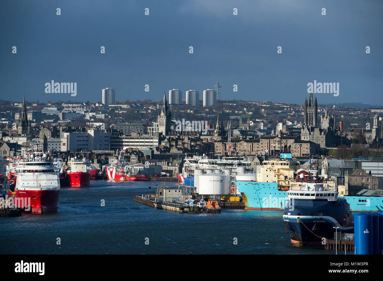 01.02.2018: Blick auf den Hafen und das Stadtzentrum von Aberdeen, Aberdeen, Schottland, UK. Stockfoto