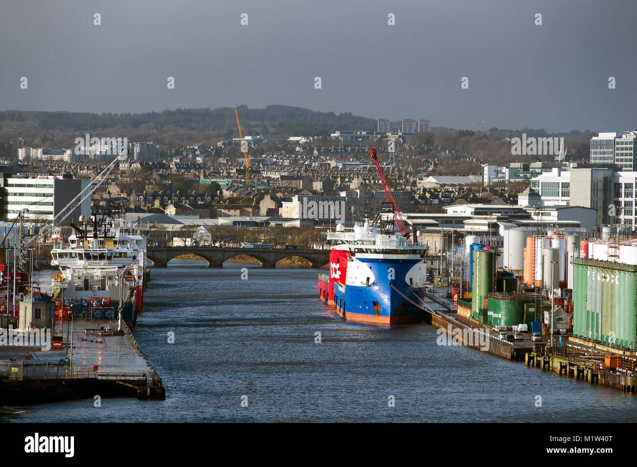 01.02.2018: Blick auf den Hafen und das Stadtzentrum von Aberdeen, Aberdeen, Schottland, UK. Stockfoto