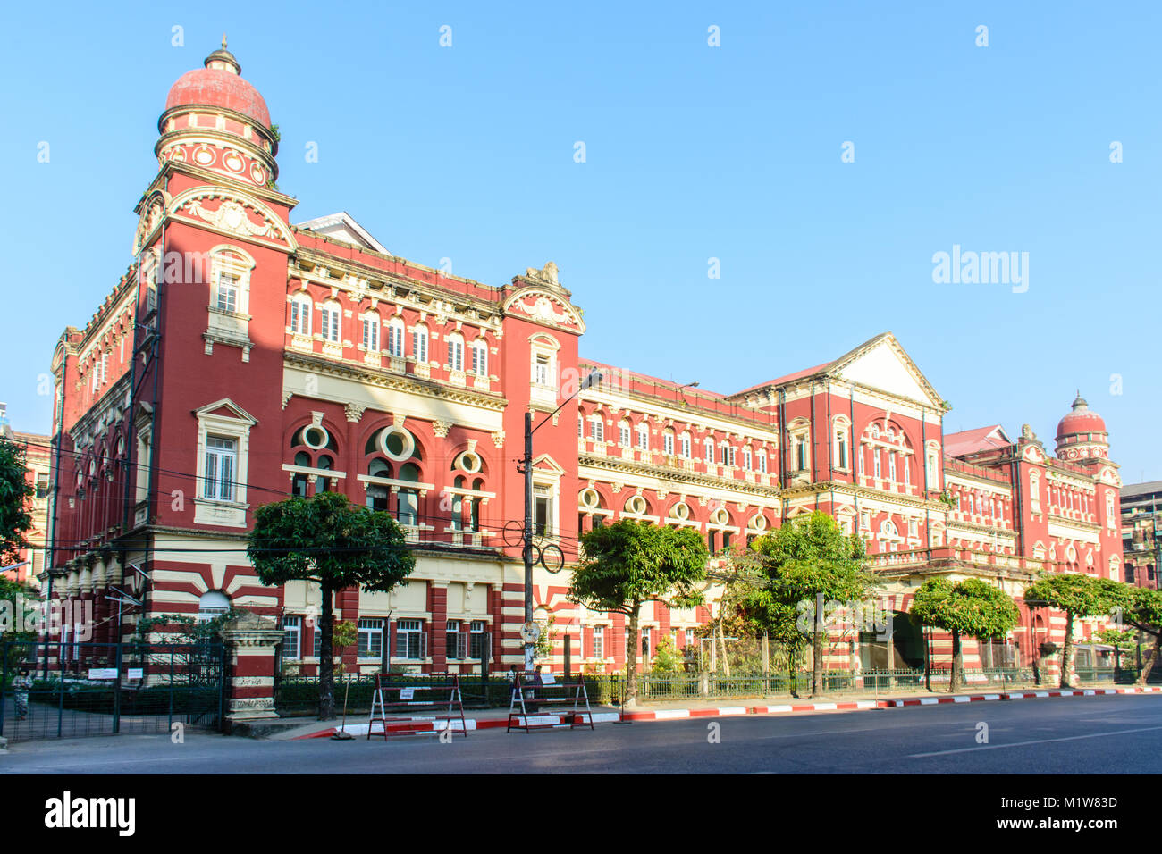 Region Yangon, Myanmar. Alte Gebäude aus der Kolonialzeit. Feb 2018 Stockfoto