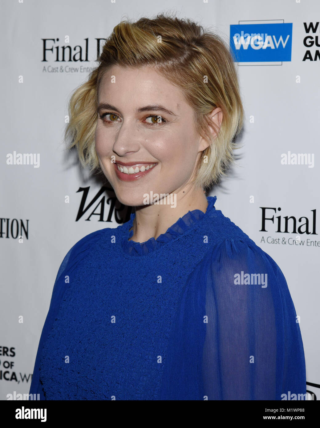 Los Angeles, Kalifornien, USA. 1 Feb, 2018. GRETA GERWIG kommt an der Writers Guild of America, West für die 'Jenseits der Worte 2018' in Los Angeles bei der WGA-Theater. Kredit: Kredite:/ZUMA Draht/Alamy leben Nachrichten Stockfoto