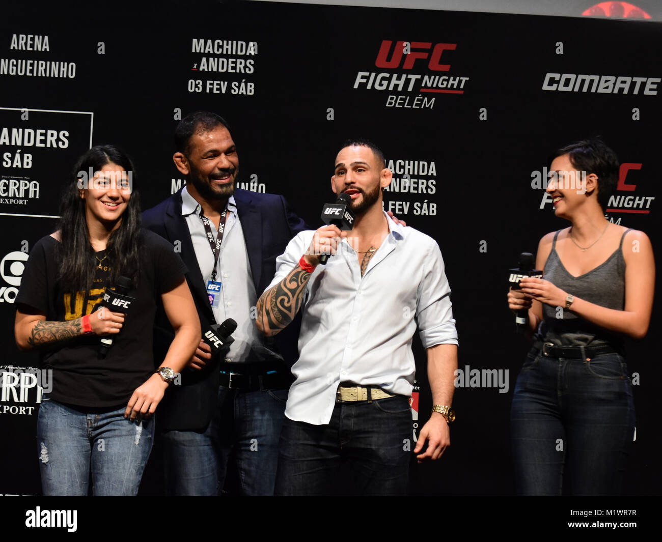 BELÉM, PA - 02.02.2018: UFC FIGHT NIGHT MACHIDA VS ANDERS-Ketlen Vieira, Rodrigo Minotauro, Santiago Ponzinibbio und Jessica Portásio während der offiziellen wiegen-in für UFC Fight Night Machida vs. Anders bei Arena Mangueirinho in Belém, PA statt. (Foto: Reinaldo Reginato/Fotoarena) Stockfoto