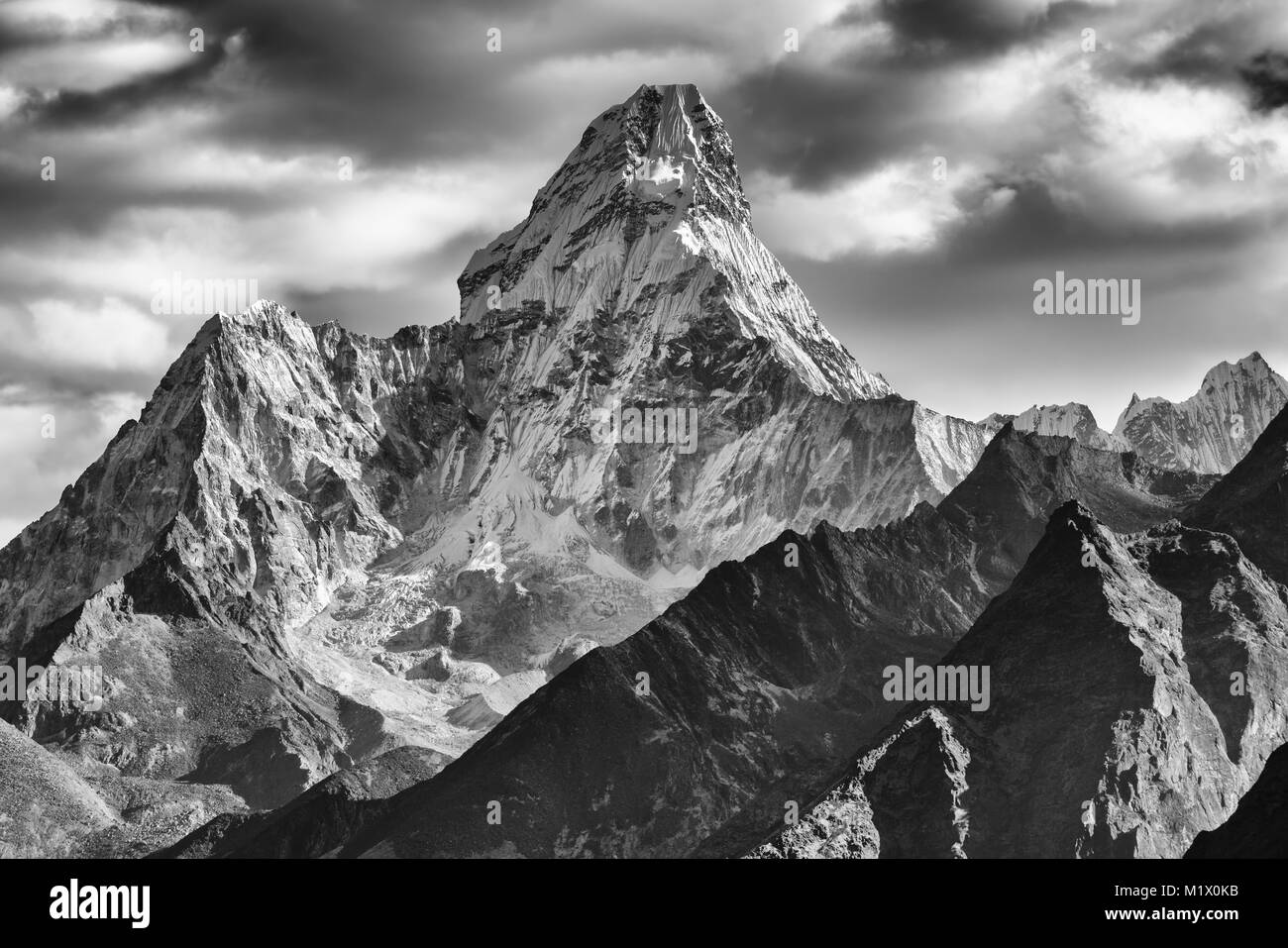Dramatische Ama Dablam von Tengboche, Nepal gesehen Stockfoto