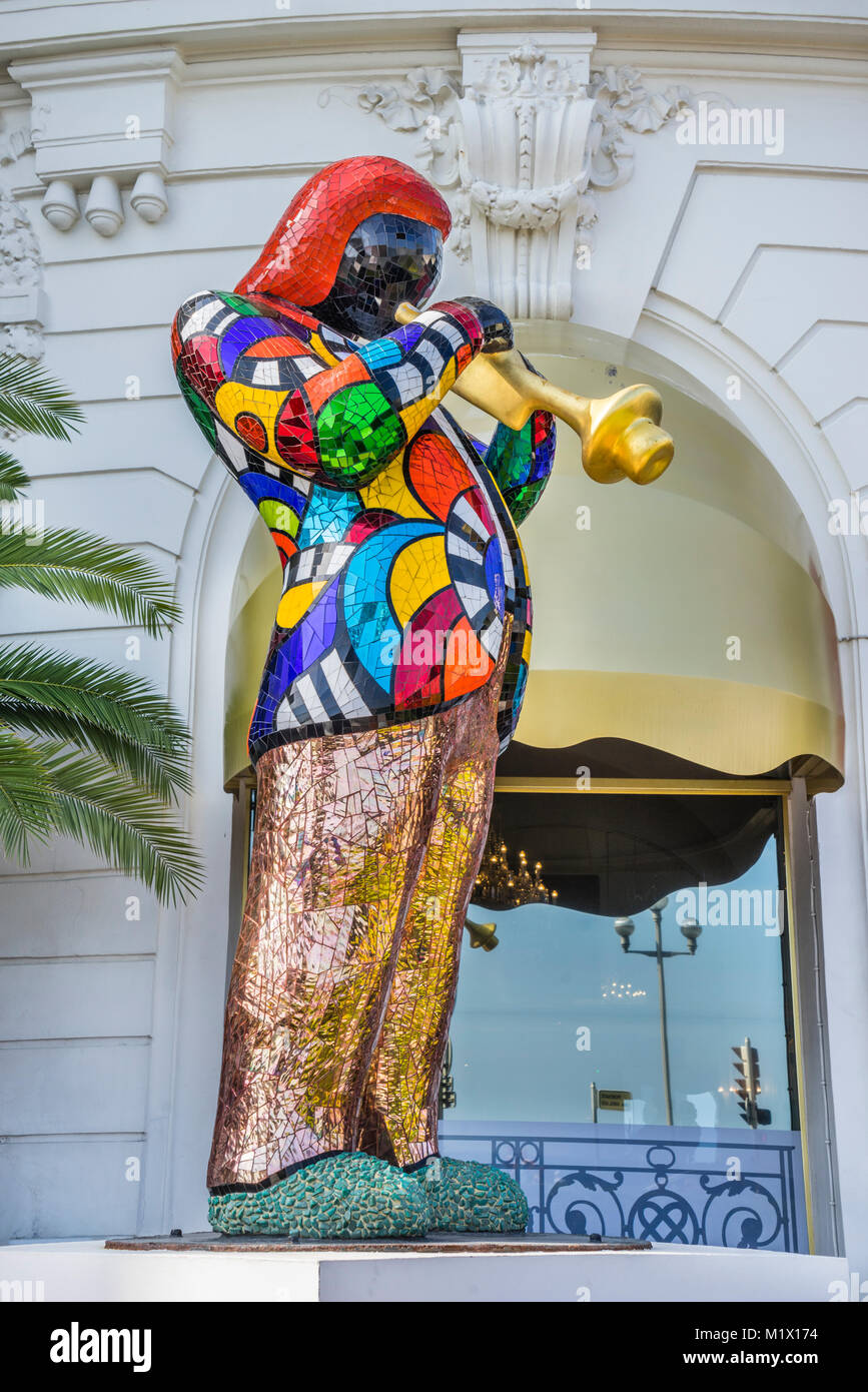 Frankreich, Cote d'Azur, Nizza, Statue von Miles Davis von der französischen Bildhauerin Niki de Daint Phalle im Hotel Negresco, Promenade des Anglais Stockfoto