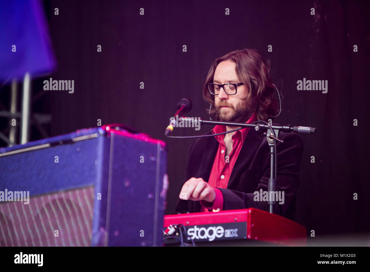 Die englische Rock und Folk Band Noah und der Wal führt ein Live Konzert in der norwegischen Musik Festival Bergenfest 2013. Hier Musiker Fred Abbott ist live auf der Bühne gesehen. Norwegen, 14.06 2013. Stockfoto