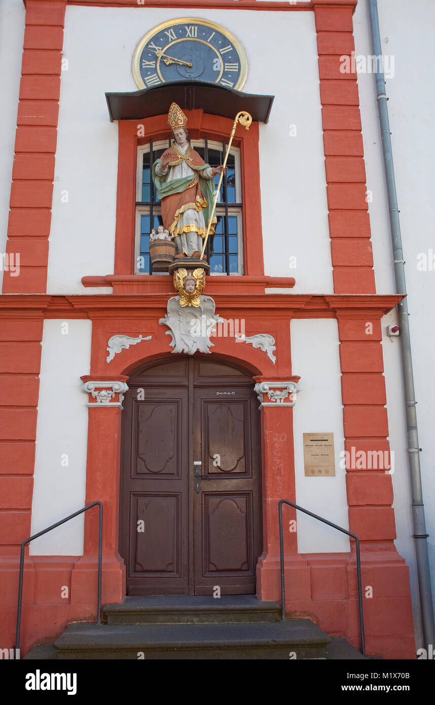 Vordere Tür des Cusanusstift, St. Nikolaus-Hospital, Pflege zu Hause, Bernkaste-Kues, Mosel, Rheinland-Pfalz, Deutschland, Europa Stockfoto