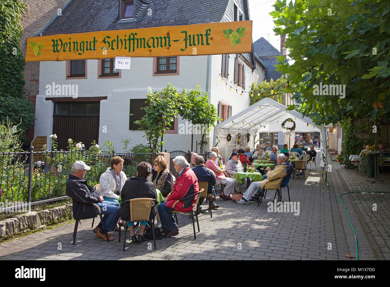 Weinfest an der Mosel Dorf Brauneberg, Mosel, Rheinland-Pfalz, Deutschland, Europa Stockfoto
