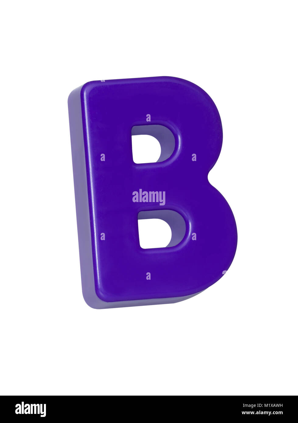 Ein ausgeschnittenes Schuß eines lila Kunststoff Buchstabe 'B' Stockfoto