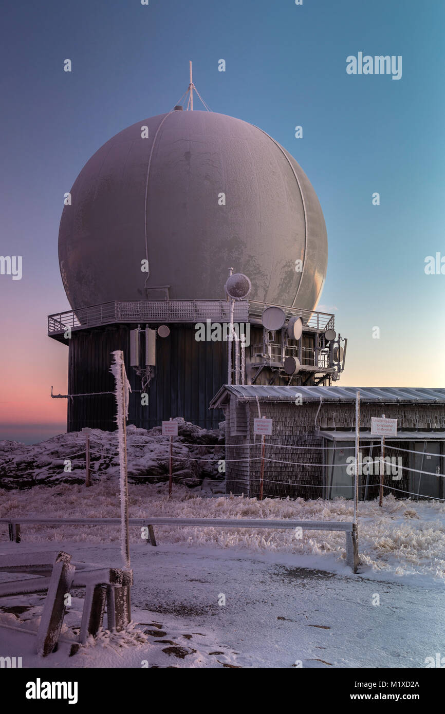 Radar installation auf Grosser Arber, Bayern, Deutschland Stockfoto