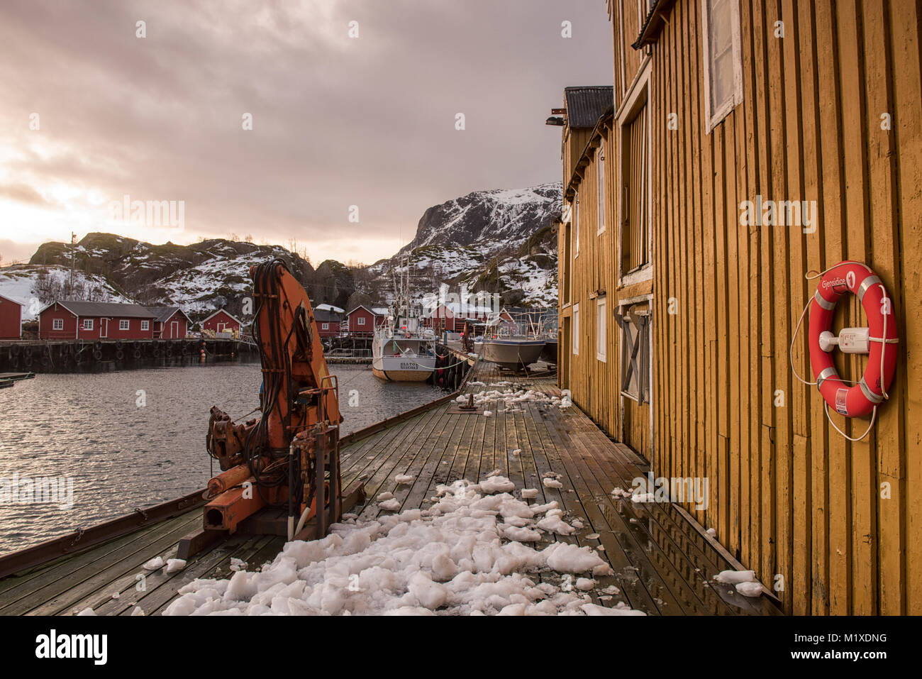 Das kleine Fischerdorf Nusfjord in Flakstadøya auf den Lofoten norwegen Stockfoto