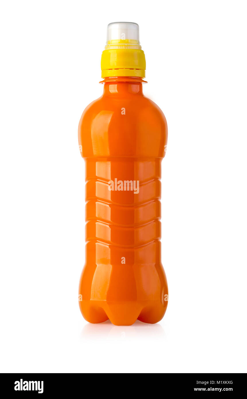 Orange Plastikwasserflasche auf weißem Hintergrund mit Freistellungspfad isoliert Stockfoto