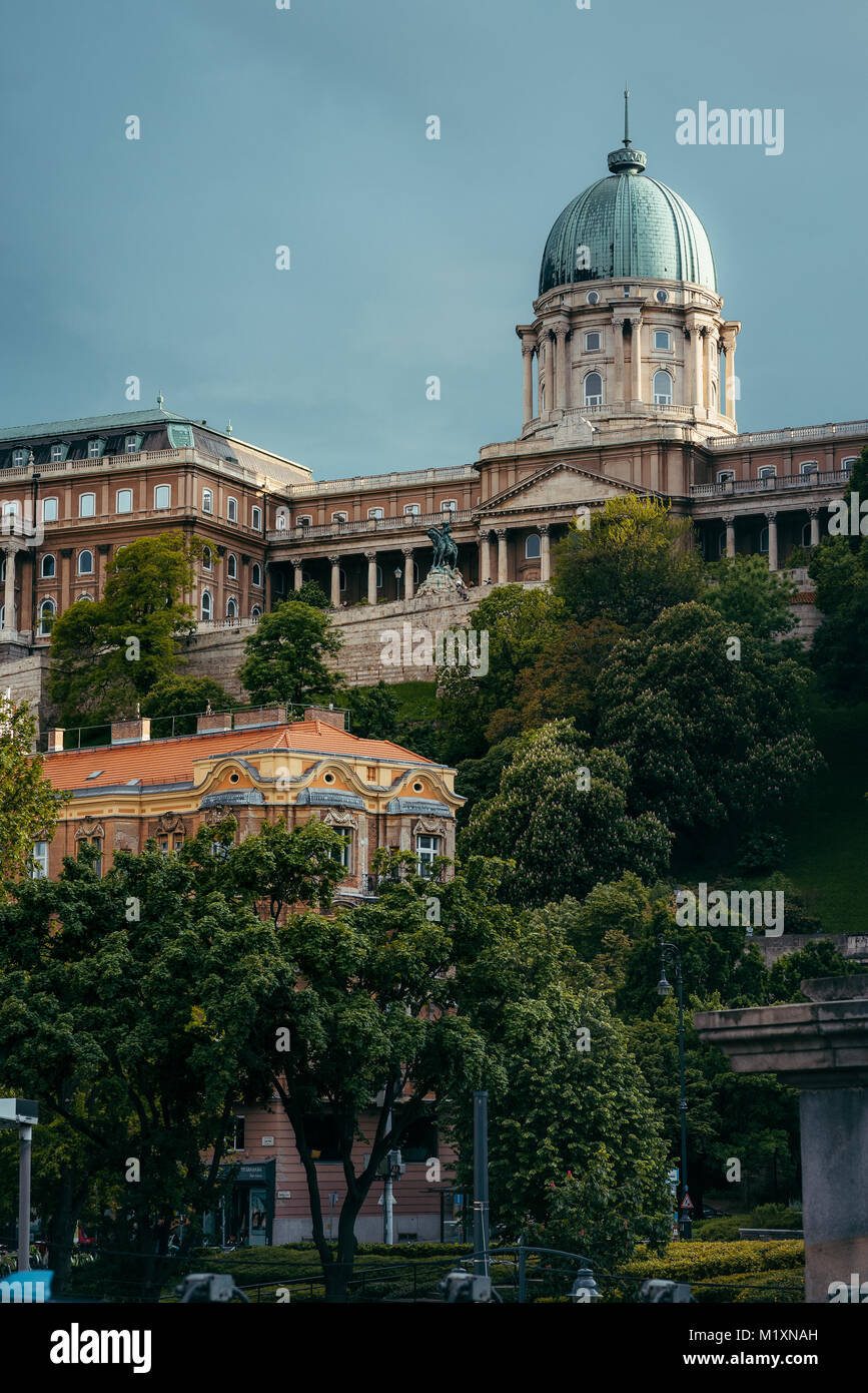 Angesichts der Natur in Budapest, Ungarn. Die Statue von Prinz Eugen von Savoyen im countryard Buda Castle Royal Palace. Stockfoto