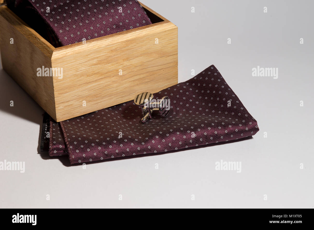 Isolierte Manschettenknöpfe für Männer Hemd und Krawatte für Design Stockfoto