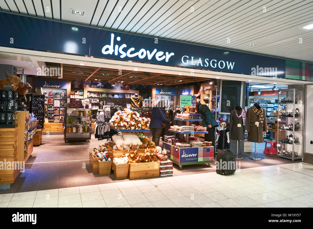 Glasgow Souvenir shop Entdecken Sie auf der Glasgow International Airport. Stockfoto